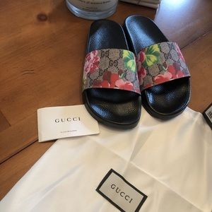 Gucci slippers